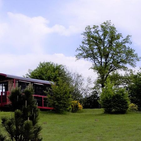Les Roulottes Et Cabanes Du Livradois Cunlhat Exterior foto