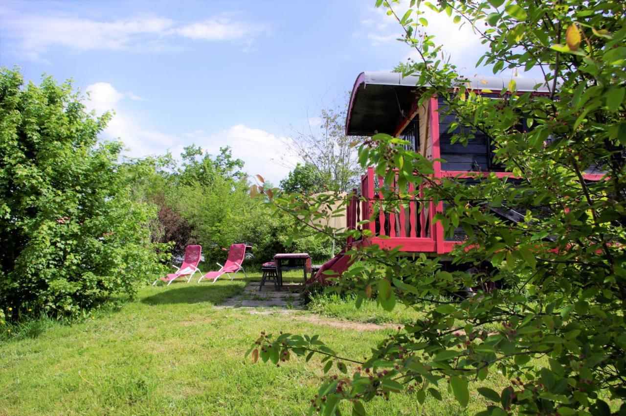 Les Roulottes Et Cabanes Du Livradois Cunlhat Exterior foto